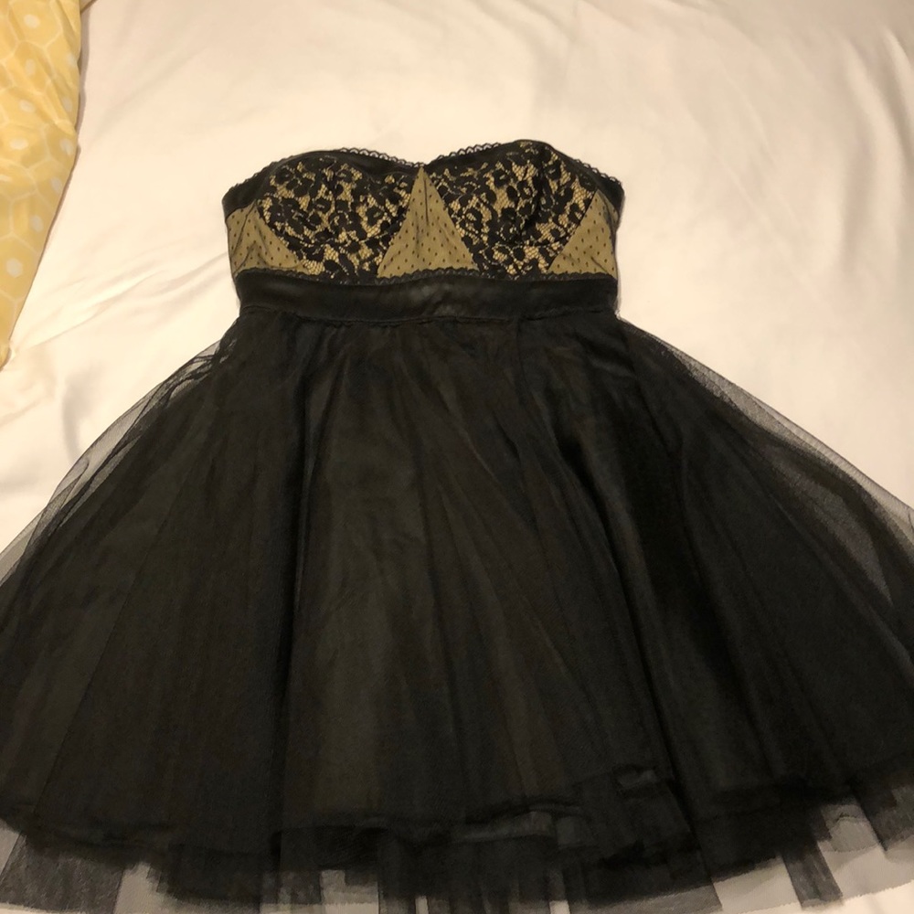 Cute never worn strapless party dress